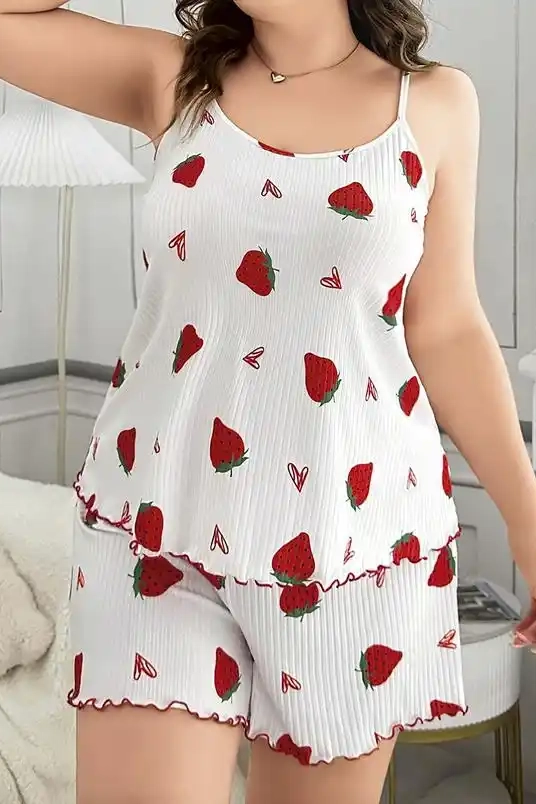 Beyaz Pamuklu İnce Askılı Çilek Desenli Bayan Büyük Beden Şortlu Pijama Takımı