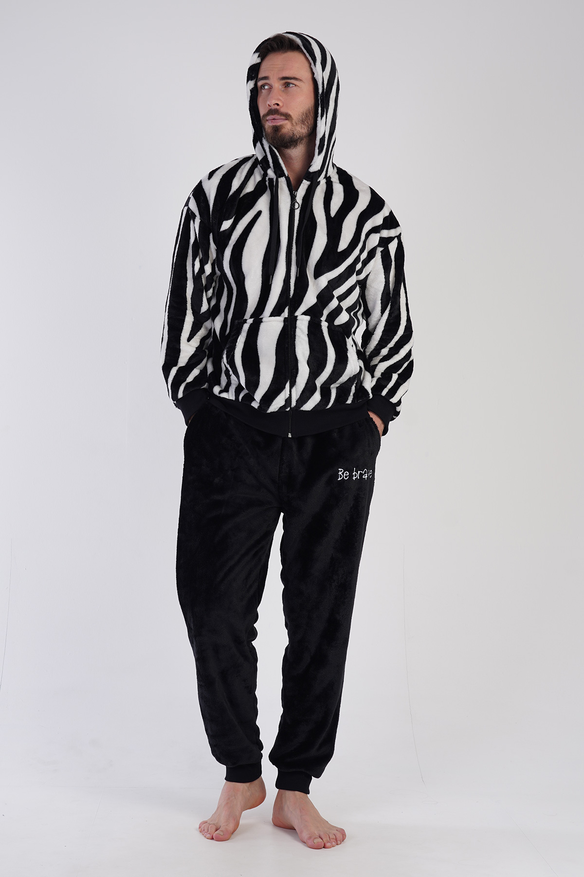 Erkek Soft Kapşonlu Uzun Kol Fermuarlı Cepli Zebra Desenli Pijama