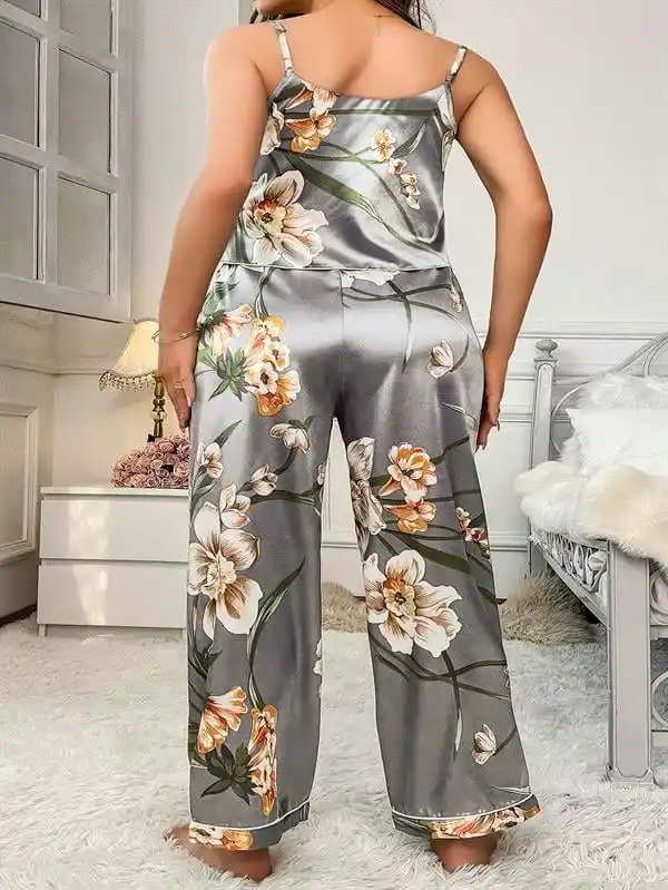 Gri Saten İnce Askılı Çiçek Desenli Büyük Beden 2 li Pijama Takımı
