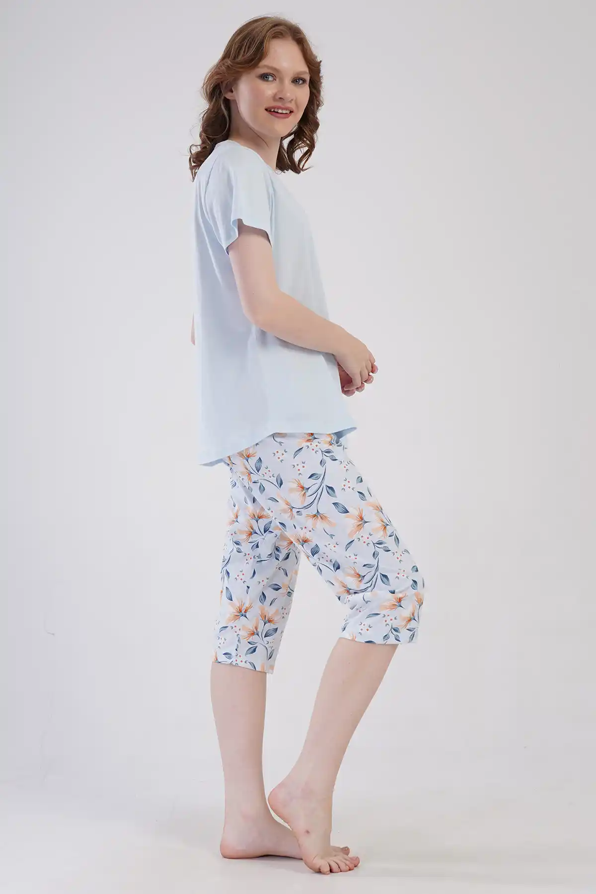 Kadın Büyük Beden Açık Mavi Çiçek Desenli Kapri Pijama Takım