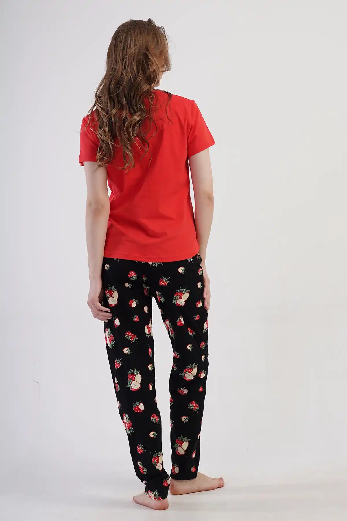 Kadın Büyük Beden Süprem Kırmızı Siyah Meyve Desenli Pijama Takımı