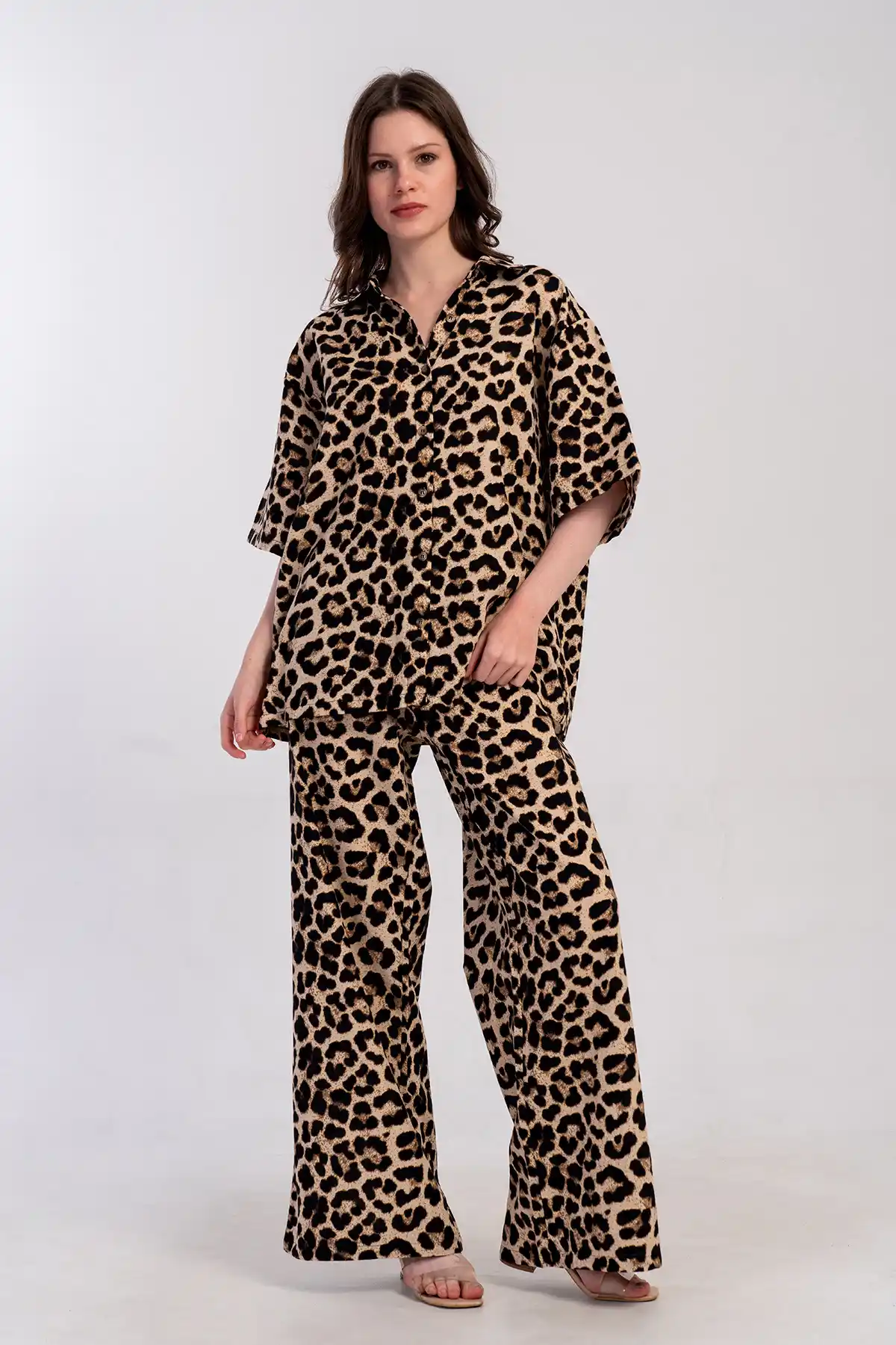 Kadın Leopar Desenli Bol Kesim Gömlek Pijama Takım