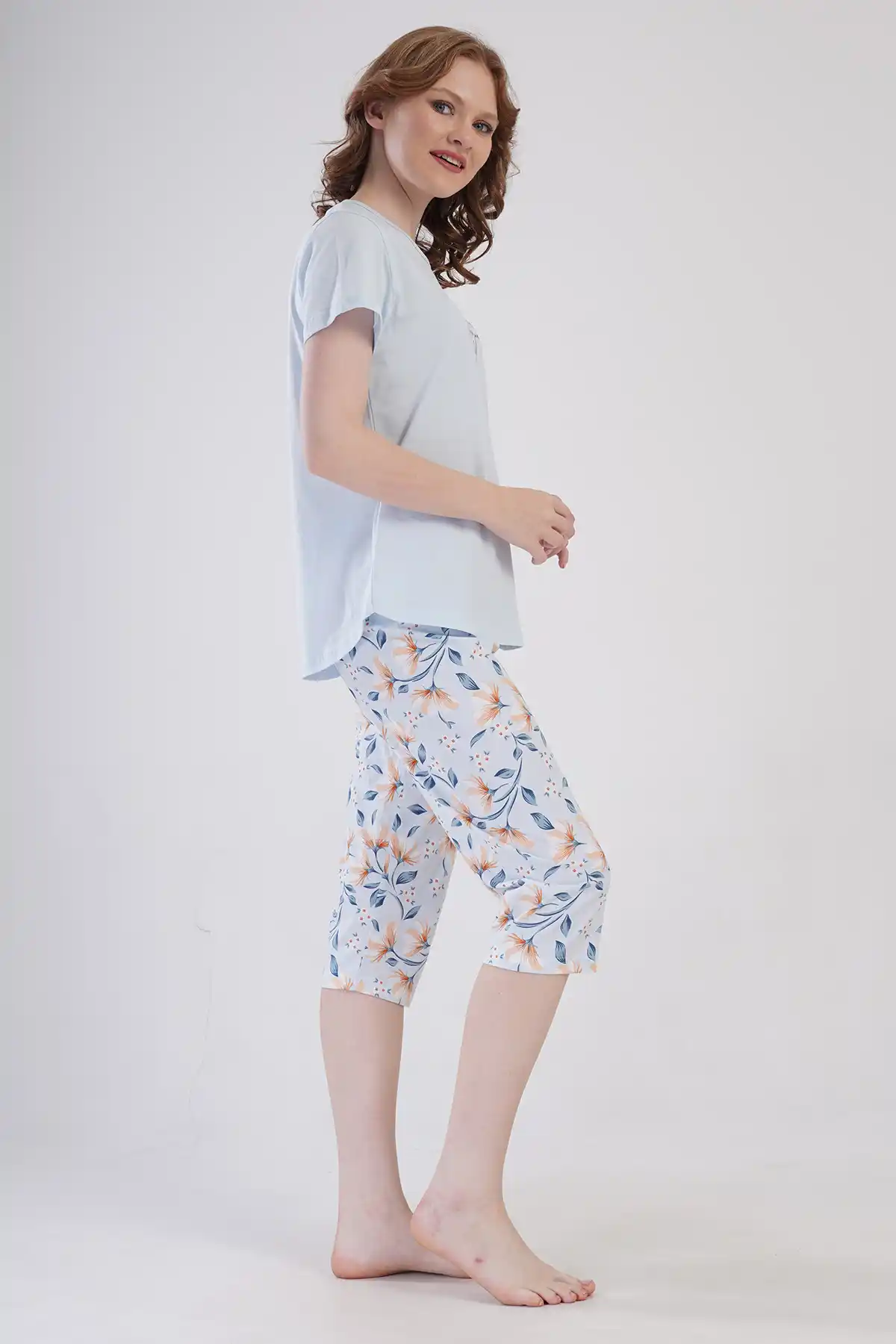 Kadın Süprem Açık Mavi Çiçek Desenli Kapri Pijama Takım