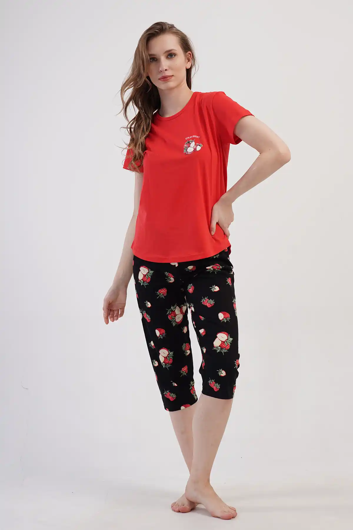 Kadın Süprem Kırmızı Siyah Meyve Desenli Kapri Pijama Takım