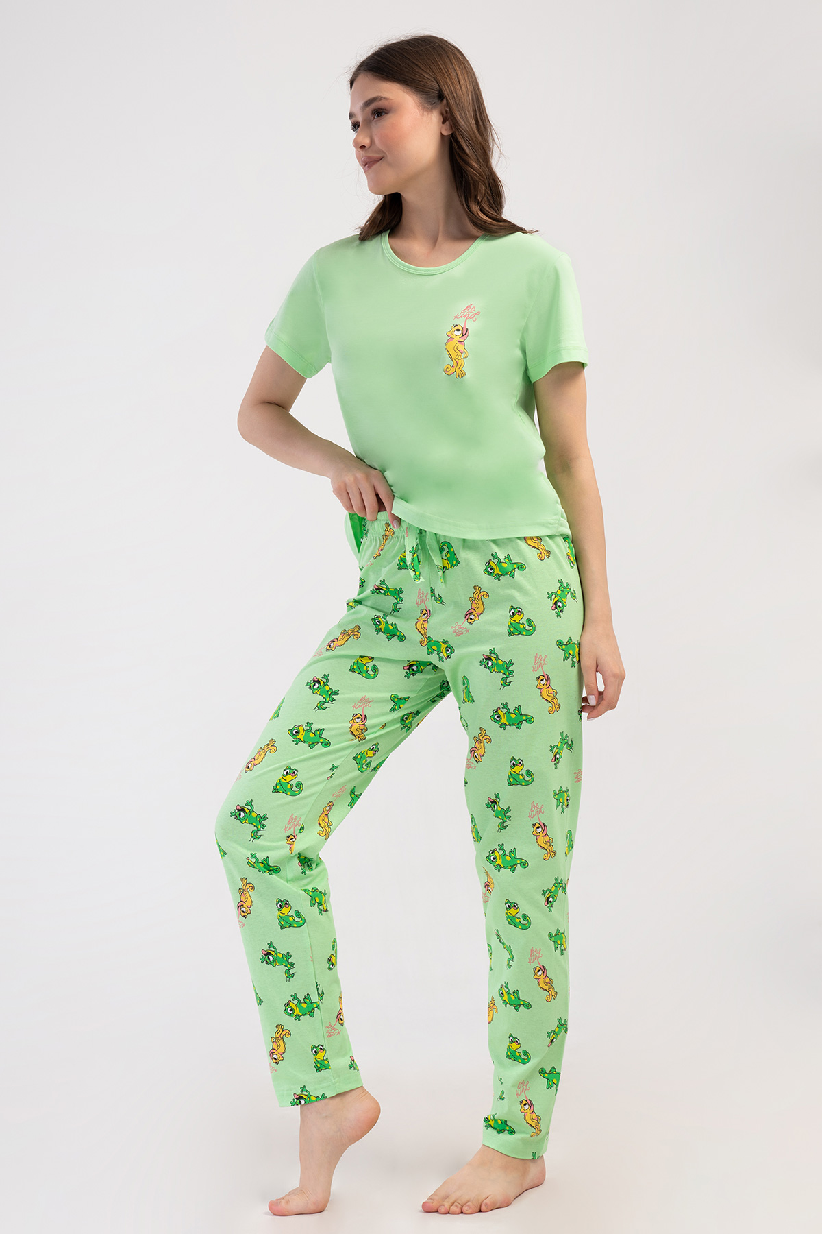 Kadın Yeşil Süprem Kısa Kol Kurbağalı Pijama Takım 