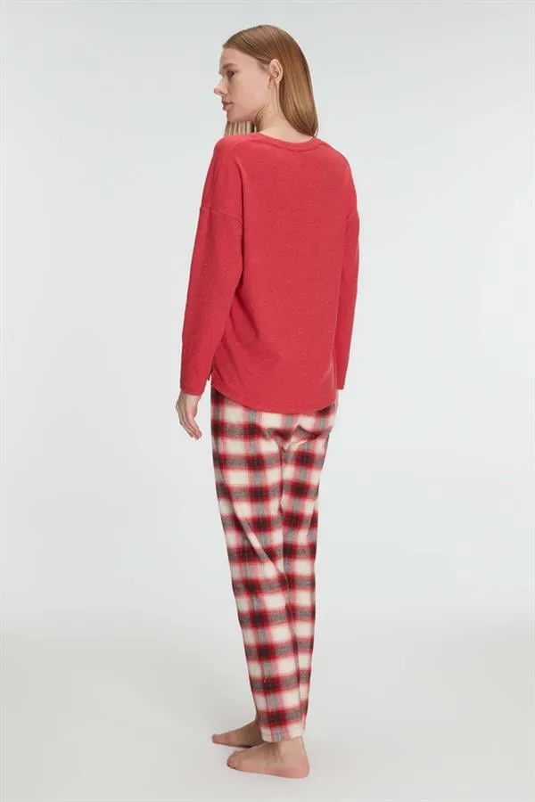 Kırmızı Pamuklu Uzun Kollu Kare Desenli Kadın Pijama Takımı