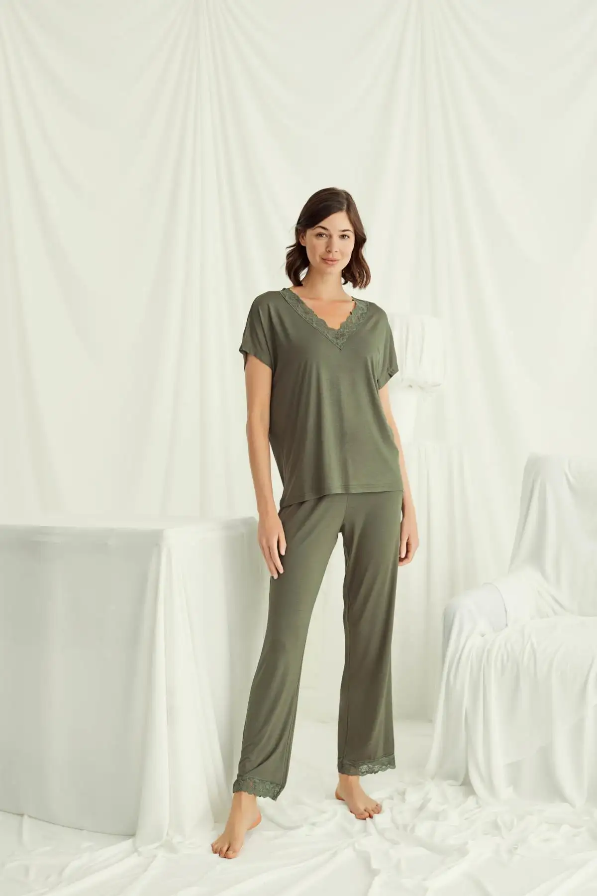 Kısa Kollu V Yakalı Dantelli Haki Pijama Takımı