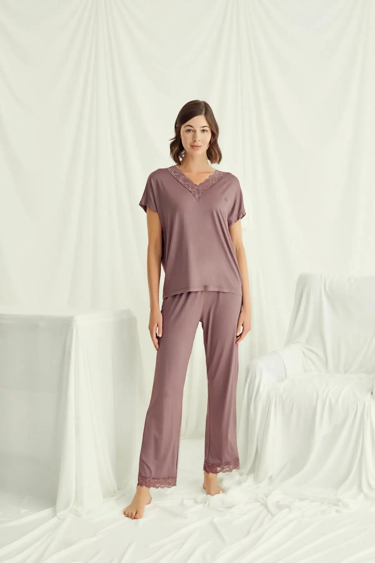 Kısa Kollu V Yakalı Dantelli Kahve Pijama Takımı