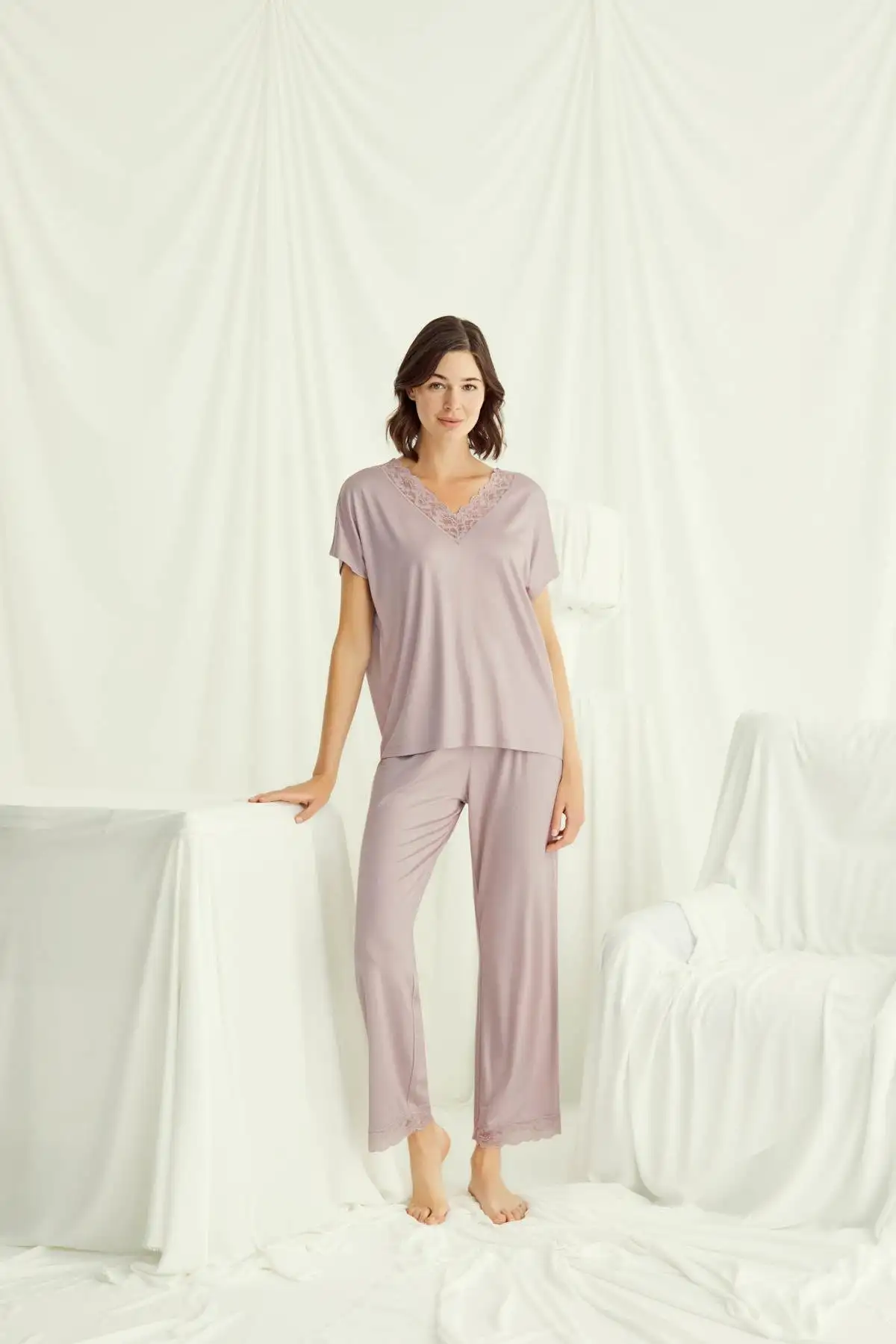 Kısa Kollu V Yakalı Dantelli Vizon Pijama Takımı