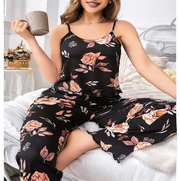 Siyah Saten İp Askılı Çiçek Desenli Kadın 2 li Pijama Takımı