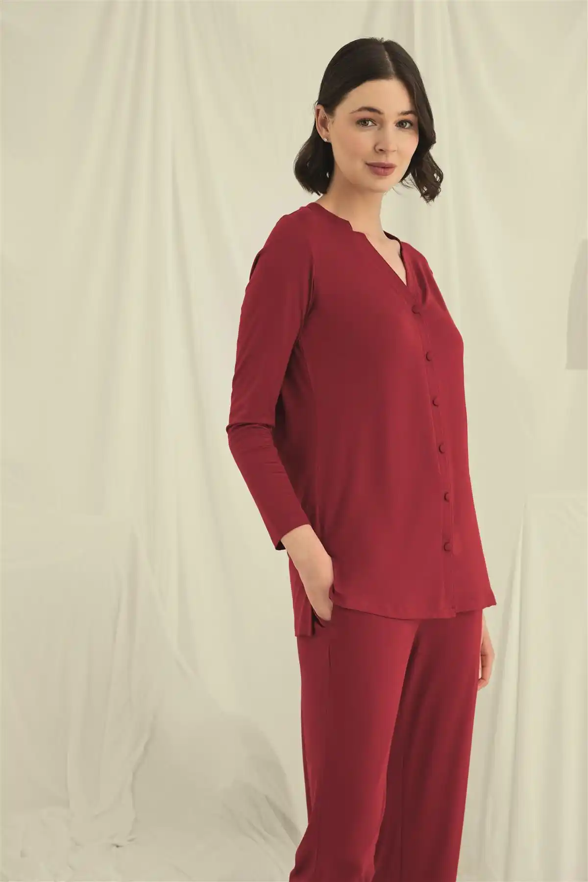 Uzun Kollu Boydan Düğmeli V Yaka Pijama Takımı