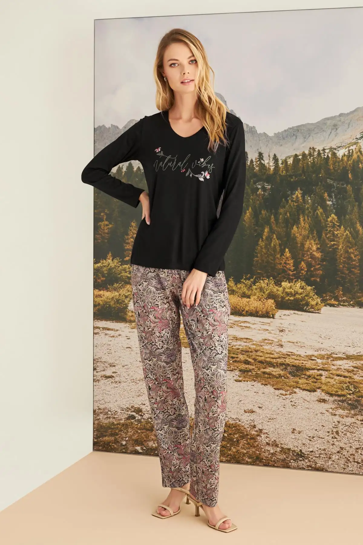Yaprak Desenli Natural Vibes Siyah Pijama Takımı
