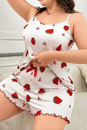 Beyaz Pamuklu İnce Askılı Çilek Desenli Bayan Büyük Beden Şortlu Pijama Takımı