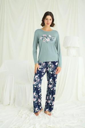 Çiçek ve Yaprak Desenli Baskılı Yeşil Pijama Takımı
