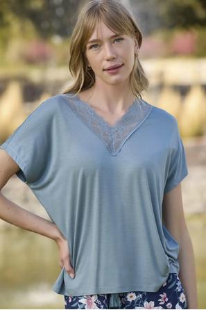 Çiçek ve Yaprak Desenli Dantelli Yeşil Şort Takımı