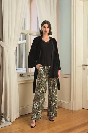 Çiçek Yaprak ve Etnik Desenli Dantelli 3lü Siyah Pijama Takımı