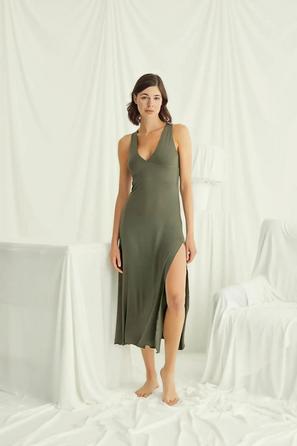 Göğüs ve Sırt Dekoteli Brode Dantelli Yırtmaçlı Haki Gecelik