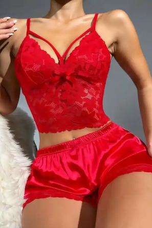 Kırmızı Saten Dantelli Büstiyer İnce Askılı Şortlu Fantezi Takım