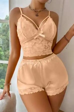 Sarı Saten İnce Askılı Dantelli Büstiyer Fantezi Şortlu Takım