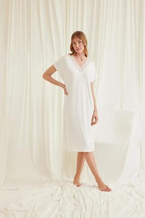 Yakası Dantelli Kısa Kollu Ekru Gecelik