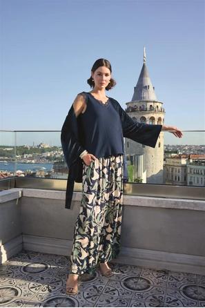 Yaprak Desenli ve Dantelli 3 lü Pijama Takımı