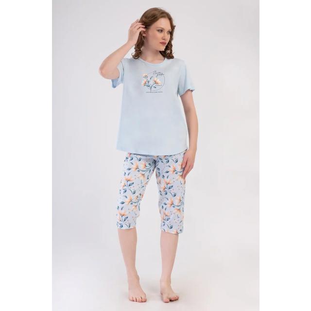 Kadın Büyük Beden Açık Mavi Çiçek Desenli Kapri Pijama Takım Kadın Büyük Beden Açık Mavi Çiçek Desenli Kapri Pijama Takım