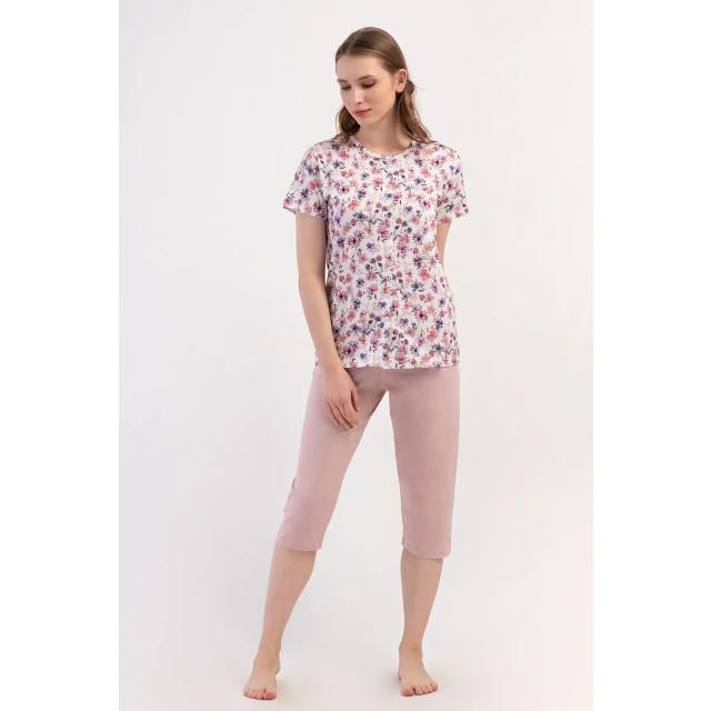 Kadın Süprem Pembe Çiçek Desenli Önü Düğmeli Kapri Pijama Takım Kadın Süprem Pembe Çiçek Desenli Önü Düğmeli Kapri Pijama Takım