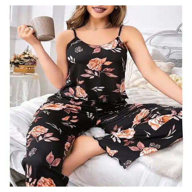 Siyah Saten İp Askılı Çiçek Desenli Kadın 2 li Pijama Takımı